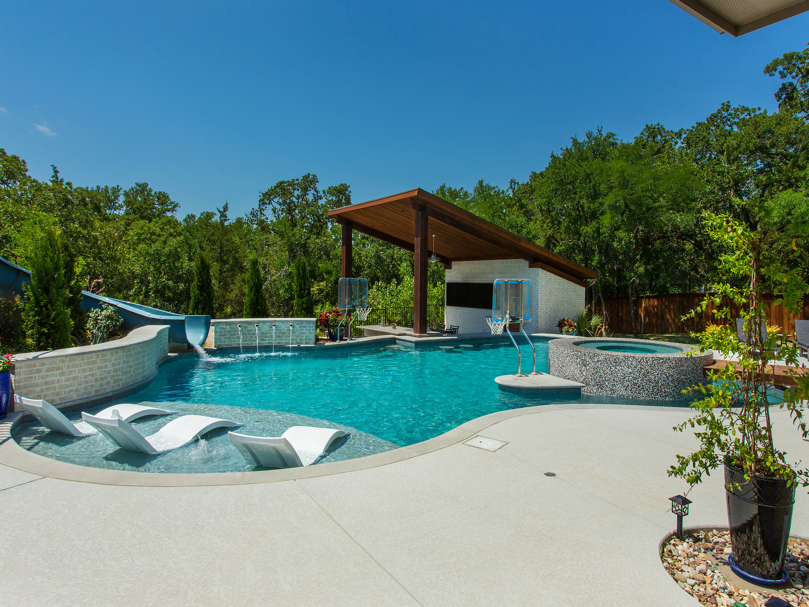Floating Spa — view 1